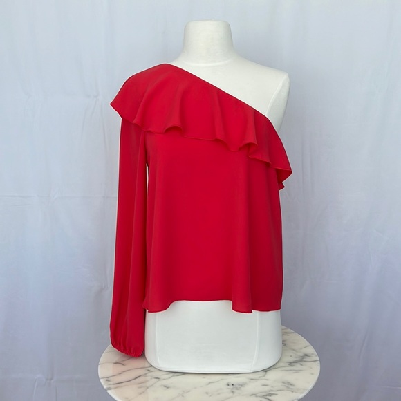 Aritzia Wilfred Allaire Ruffle One
Shoulder Blouse size medium - Picture 4 of 12
